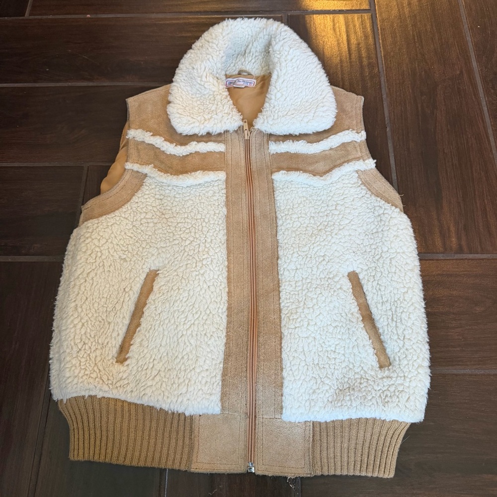 Vintage Sherpa Western Vest Suede Trim Made In Taiwan Size Small - Picture 2 of 8
